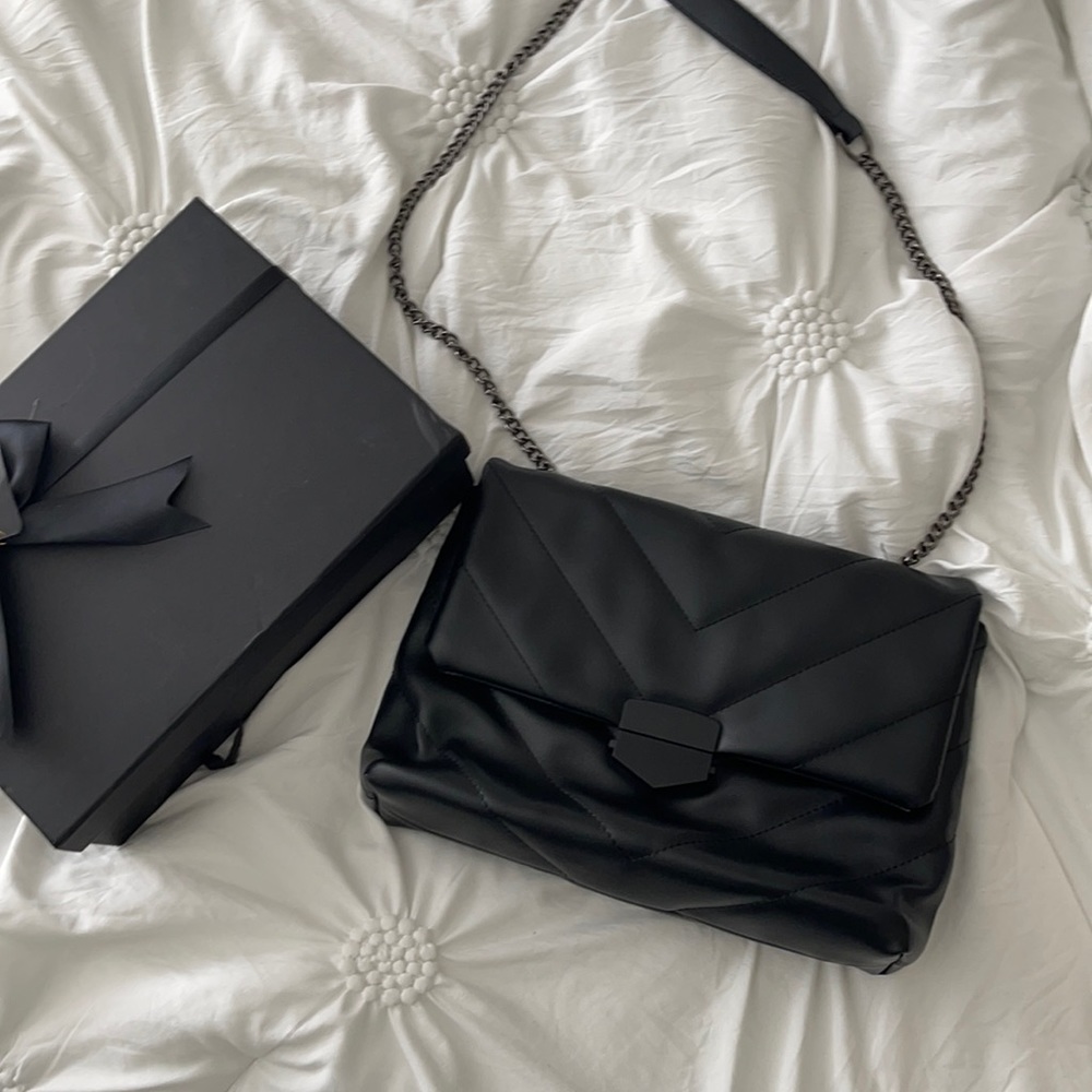 Black shoulder bag